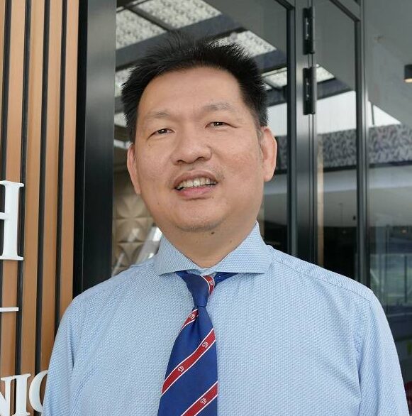 Dr Lee Ong